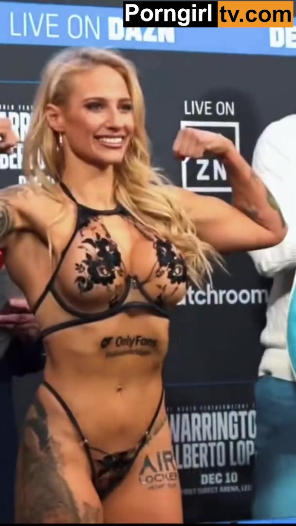 Ebanie Bridges shows off beautiful big breasts!!!