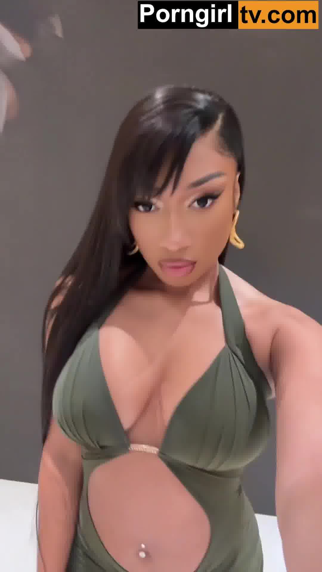 Megan Thee Stallion nude showing big tits video !!!
