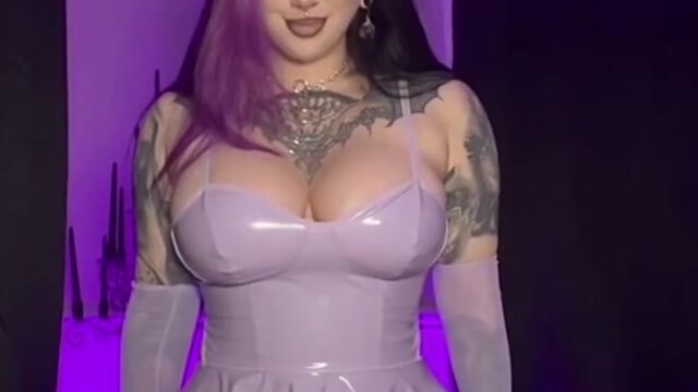 Ravengriim  new video showing off her big breasts!!!