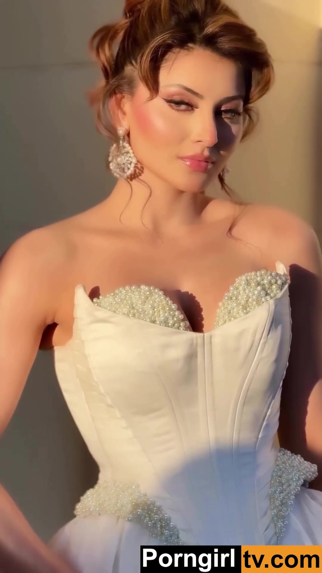 Urvashi Rautela – beautiful angel showing off her big boobs!!!