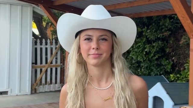 Haliey Welch  nude video shows off her topless!!!