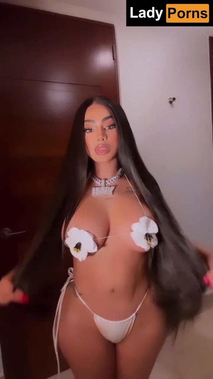 Yailin La Mas Viral  nude video is too erotic!!!