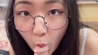 Aroomikim has sex with her boyfriend while watching Netflix!!!