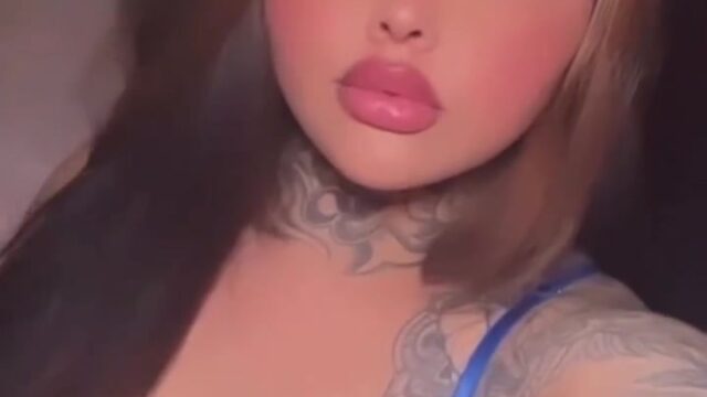 Jaidyn Alexis Onlyfans nude showing off her big breasts!!!