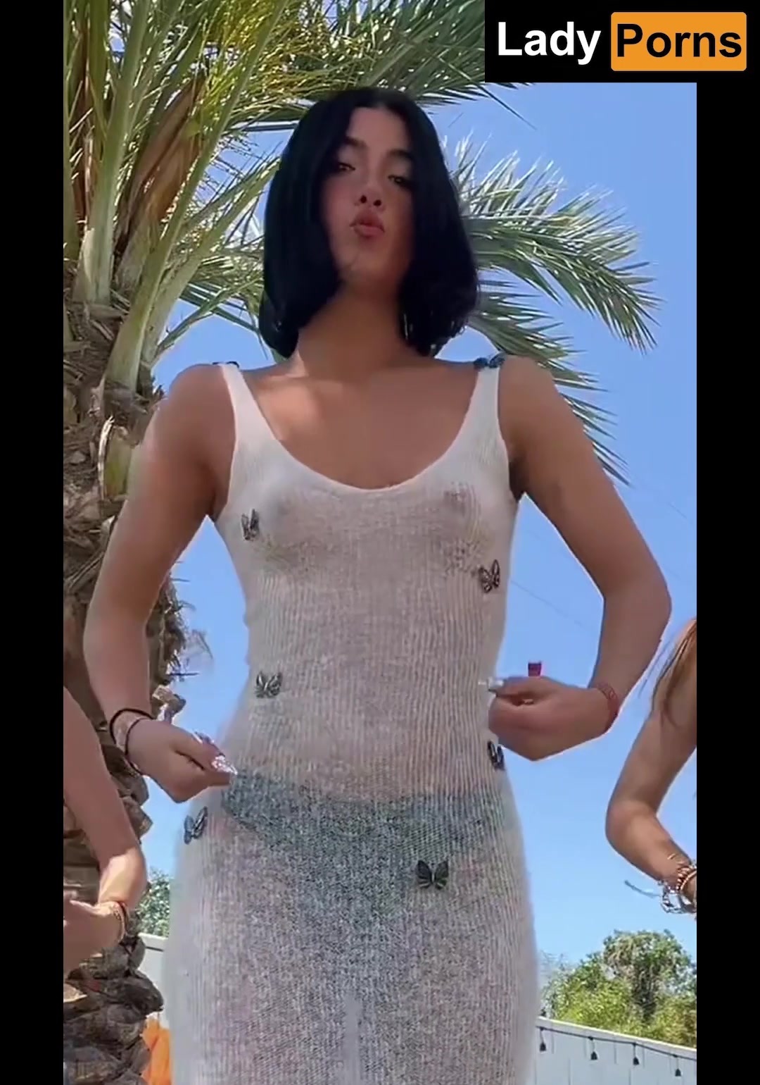 Charli D’Amelio nude showing off her nipples!!!