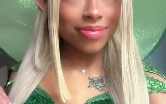 Nadia Jocelyn Nude Video Shows Off Her Big Breasts!!!