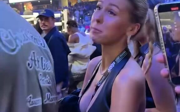 Hailey Welch / Haliey Welch showing off her big boobs!!!