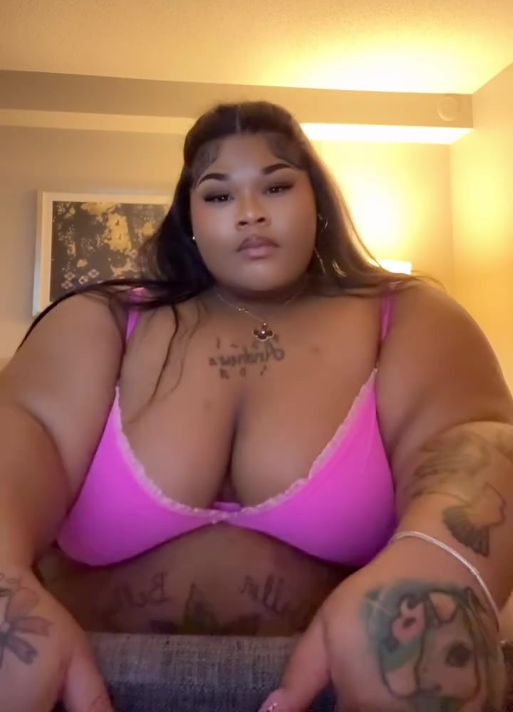 Rapper Dank Demoss viral video Onlyfans showing big breasts!!!