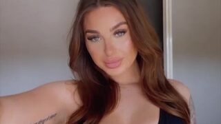 Madeleine Rose Onlyfans new video shows off her big boobs!!!