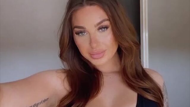 Madeleine Rose Onlyfans new video shows off her big boobs!!!