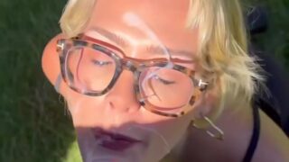 Savvy Suxx Onlyfans has sex with boyfriend in public garden!!!