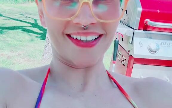 Barbiewants2hype Nude Showing Off Her Big Breasts