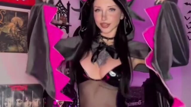 Altsikoo Naked Showing Off Hot Body