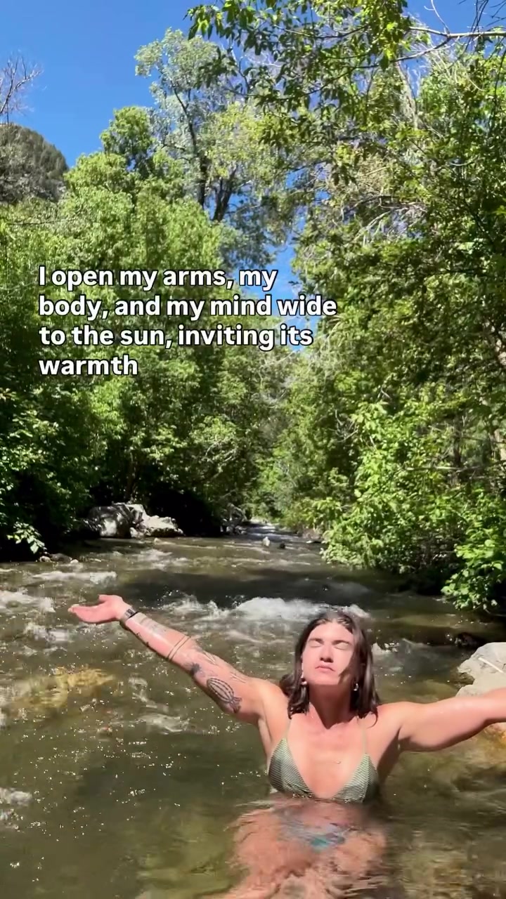 Rae.on.the.road Nude Shows Off Her Hot Body Outdoors