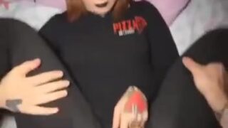 Brujita Roja – The Pizza Delivery Girl Have Sex With A Customer