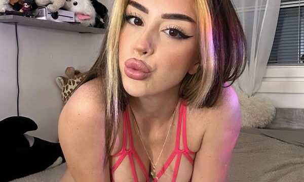 Freakygamergirl Onlyfans – Nude Showing Off Her Hot Body