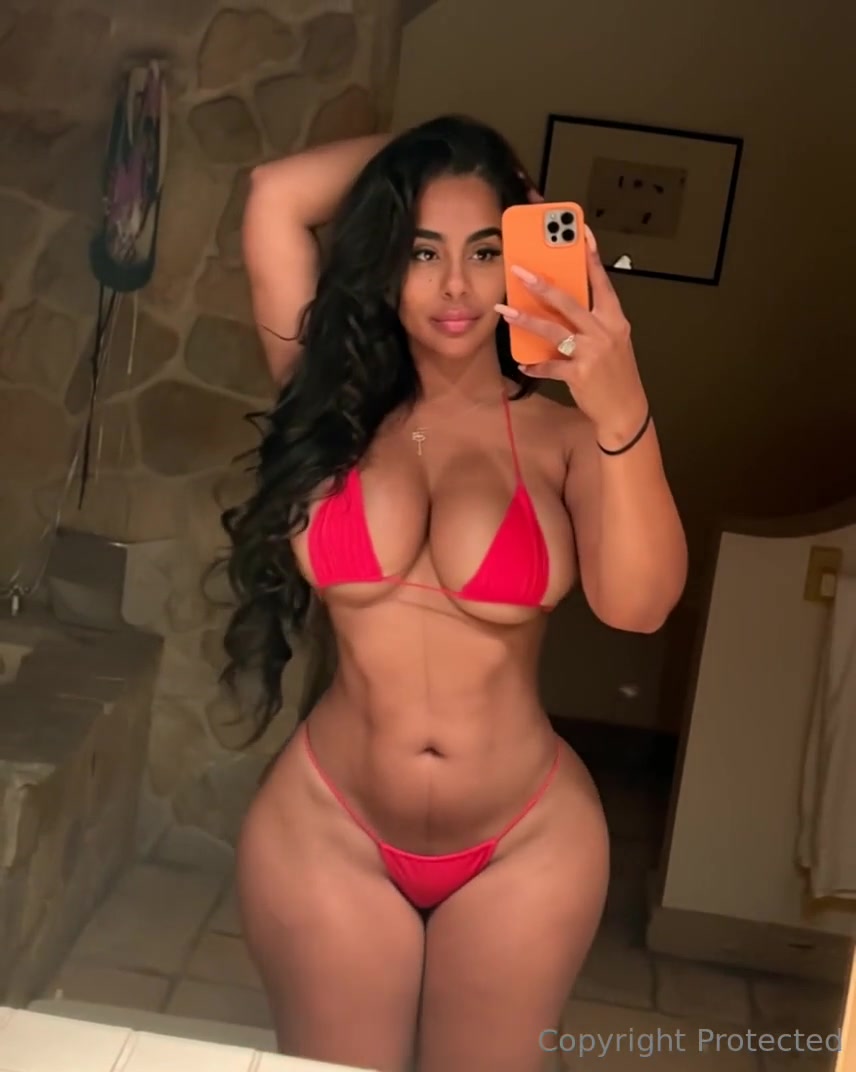 Ayisha Diaz Onlyfans Nude Showing Off Her Sexy Body