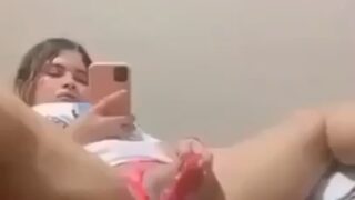 Video Yacuny Nude Masturbating With Dildo Is Hot Viral